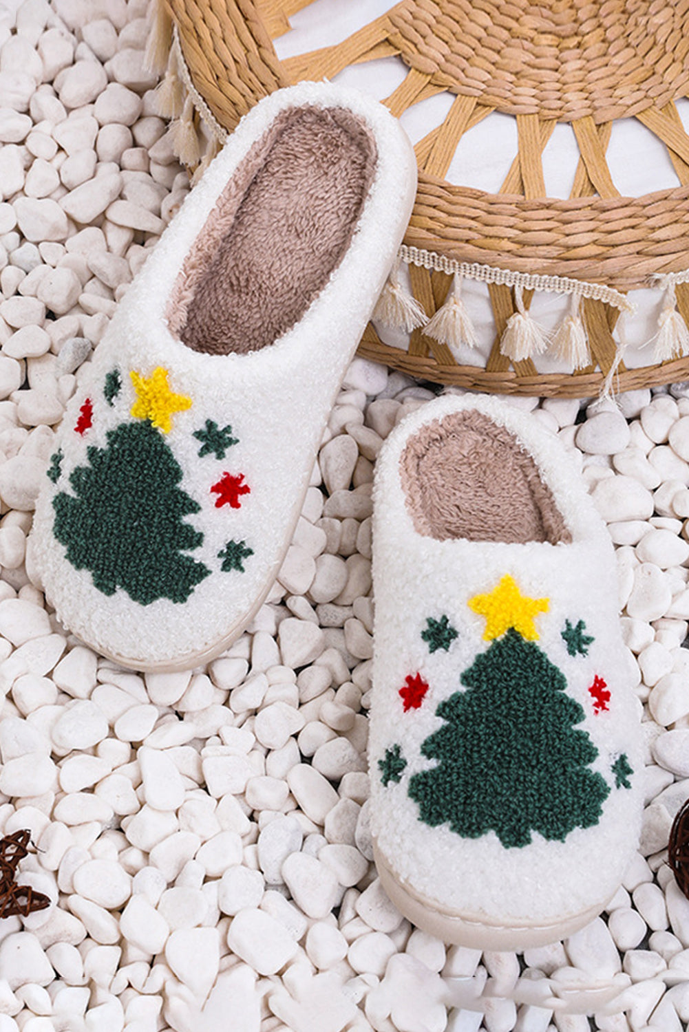Chaussons blancs à motif sapin de Noël 