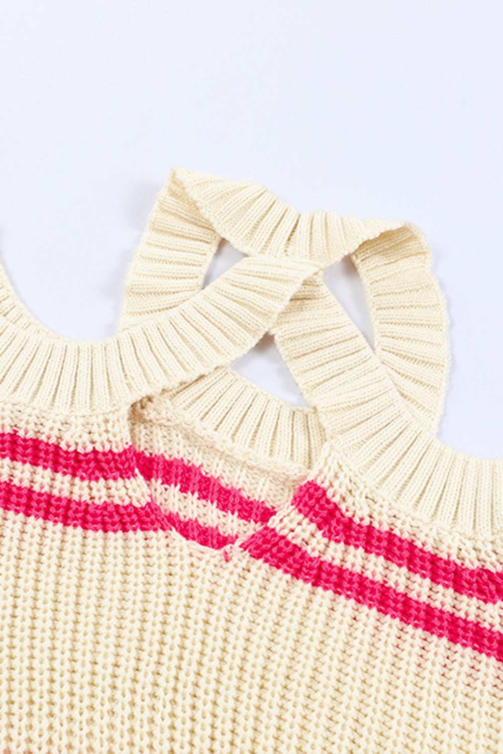 Pull en tricot rayé à épaules dénudées 