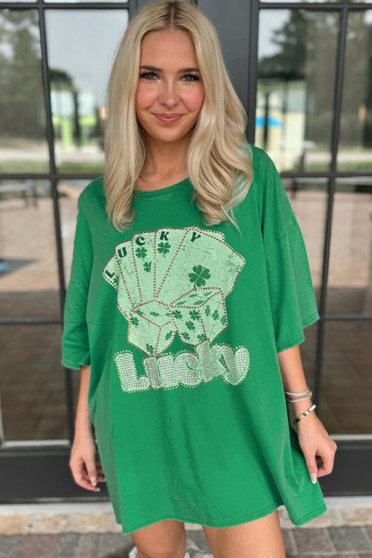 Robe courte surdimensionnée avec t-shirt et cartes de poker porte-bonheur vert vif et strass