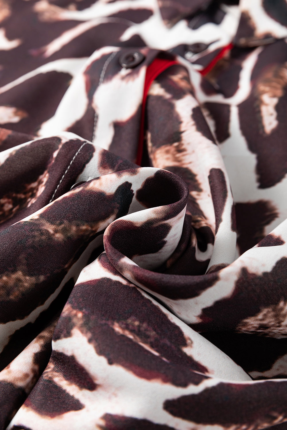 Chemise à manches mi-longues à imprimé léopard et bordure contrastée marron foncé