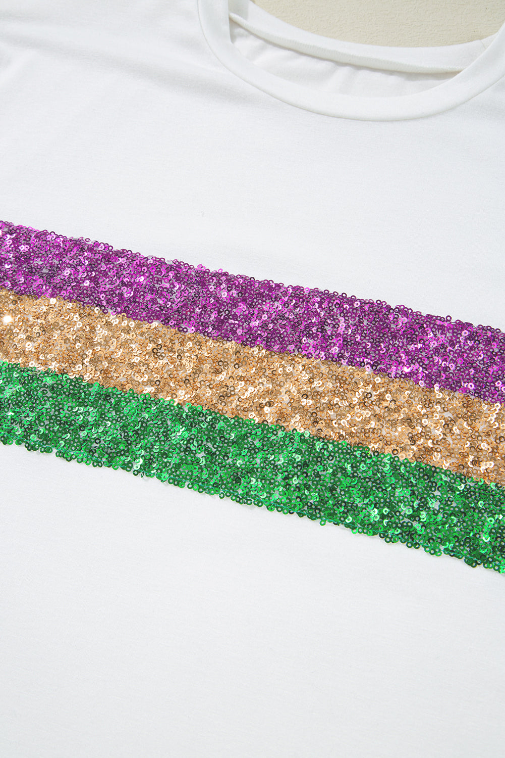 T-shirt ras du cou à rayures et sequins blancs style patchwork Mardi Gras