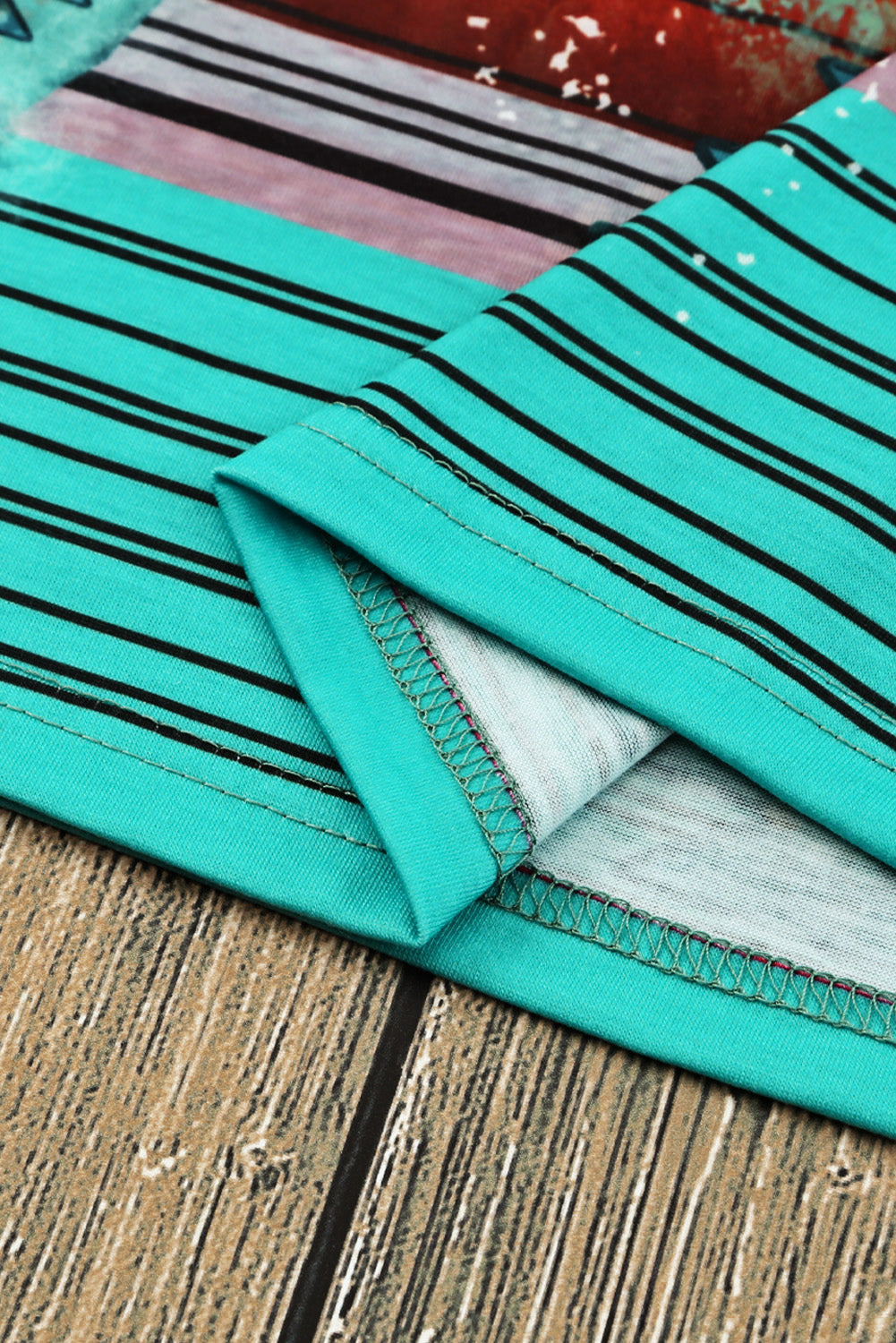 Blank Apparel - T-shirt graphique vierge à imprimé western vert délavé