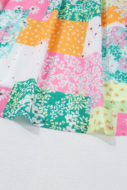 Robe courte plissée ample à motif patchwork floral vert