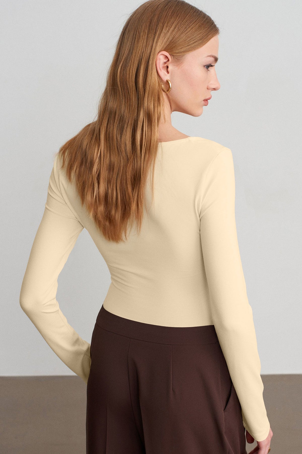 Beige Slim Fit V Neck Long Sleeve Bra Buil-in Top