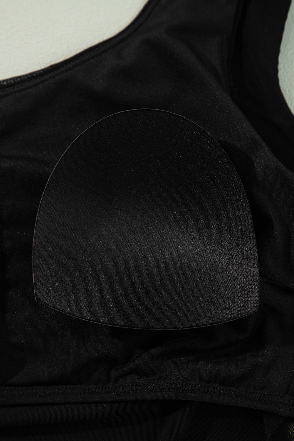 Ensemble haut de bikini asymétrique en maille plissée noire et jupe