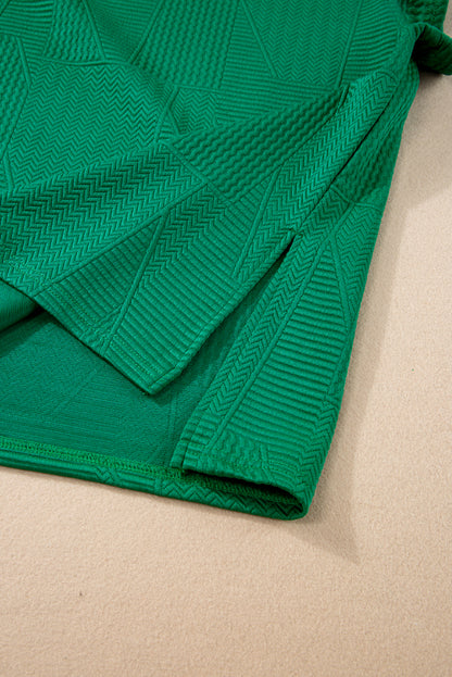 Haut fendu à volants texturé vert foncé et short à cordon de serrage