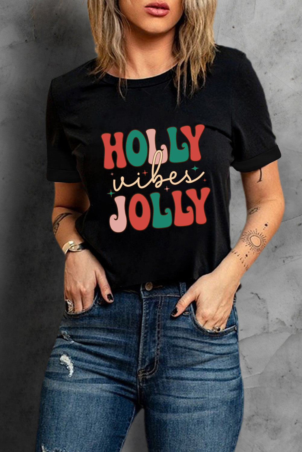 Camiseta negra con cuello redondo HOLLY JOLLY Vibes Christmas