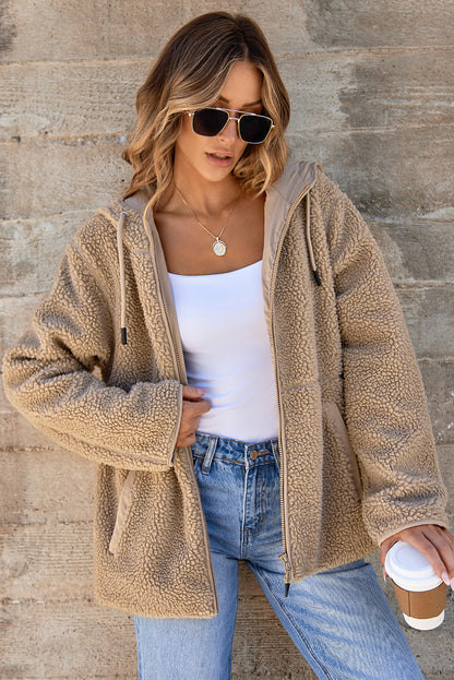 Veste polaire kaki pâle à capuche et poches zippées avec cordon de serrage