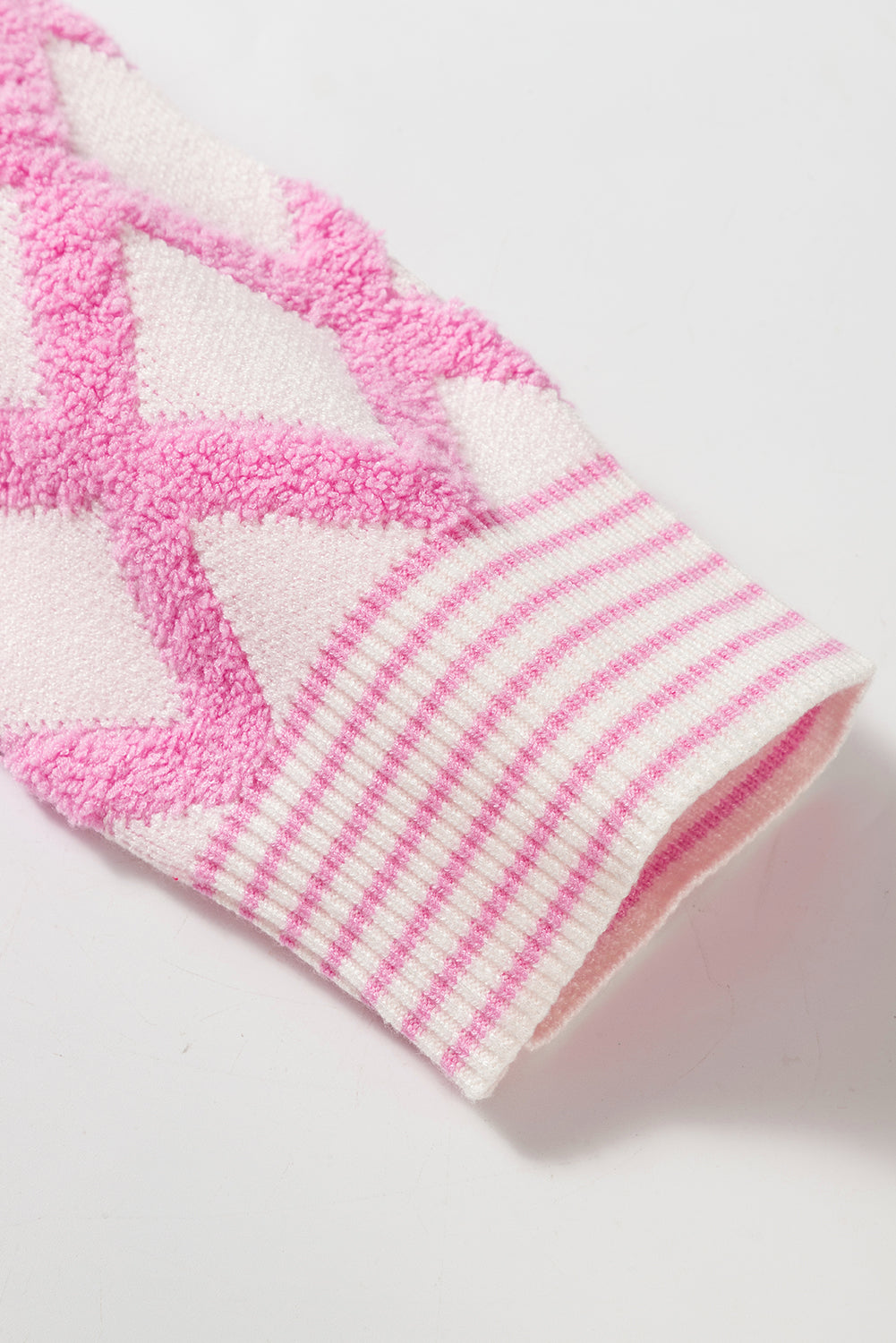 Cardigans ouverts à poches et motif losange rose