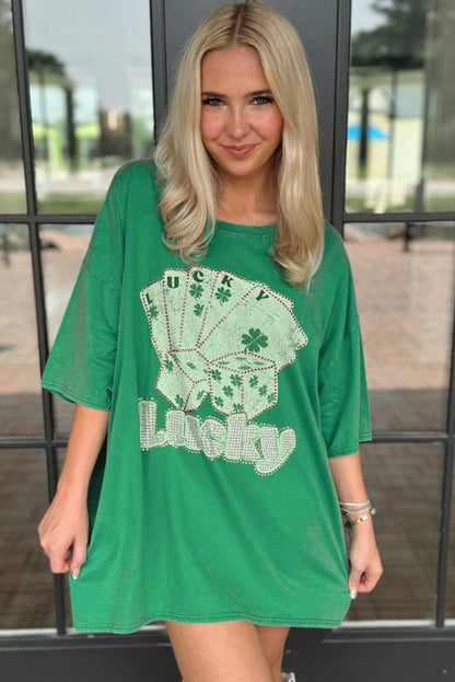 Robe courte surdimensionnée avec t-shirt et cartes de poker porte-bonheur vert vif et strass