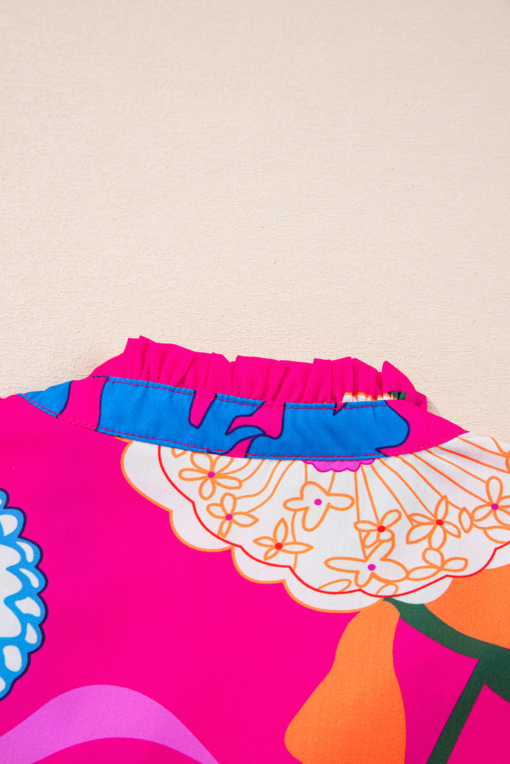 Chemisier à volants et manches bouffantes à imprimé fleurs de roses