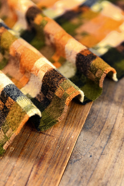 Bufanda con dobladillo con flecos y estampado de cuadros multicolor 