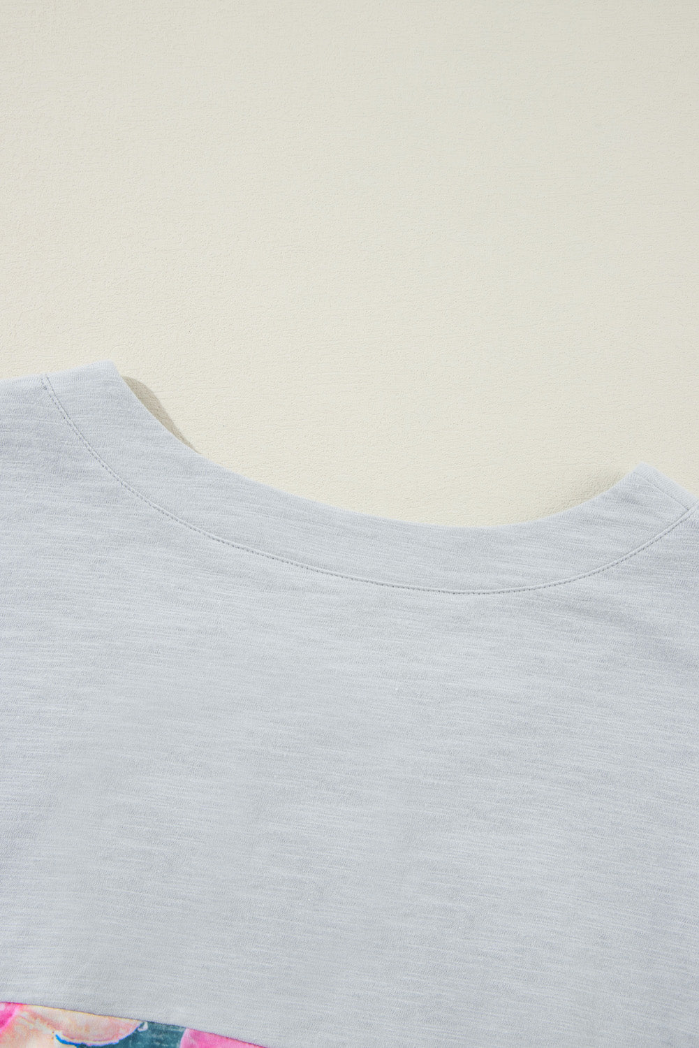 Haut haut bas vert grande taille à fleurs et coutures apparentes