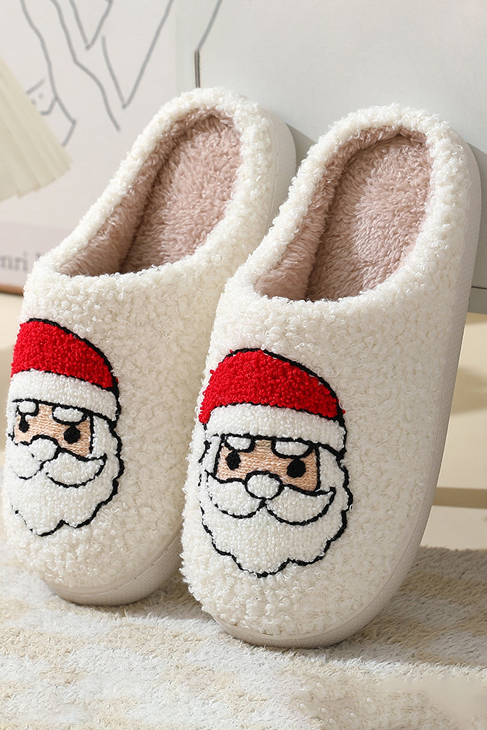 Pantuflas de felpa con estampado navideño de Papá Noel en color blanco 