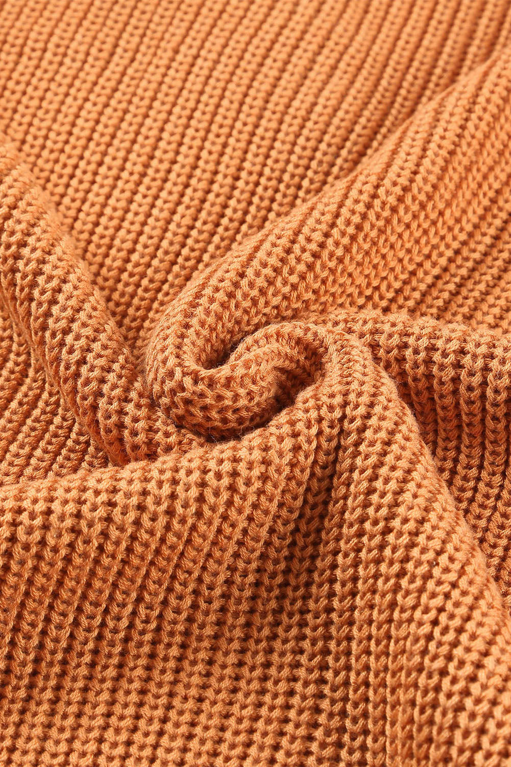 Pull ras du cou à épaules dénudées et dos ajouré 