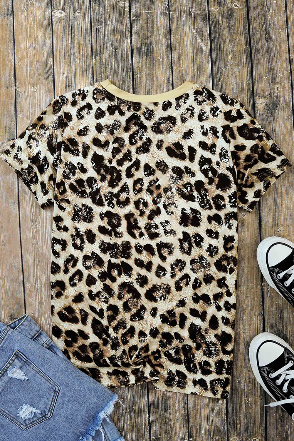 Camiseta blanqueada con estampado PRAY