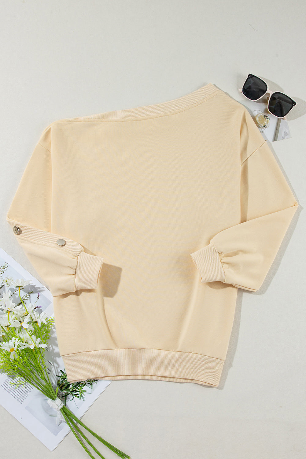 Sweat-shirt beige à manches boutonnées et épaules tombantes