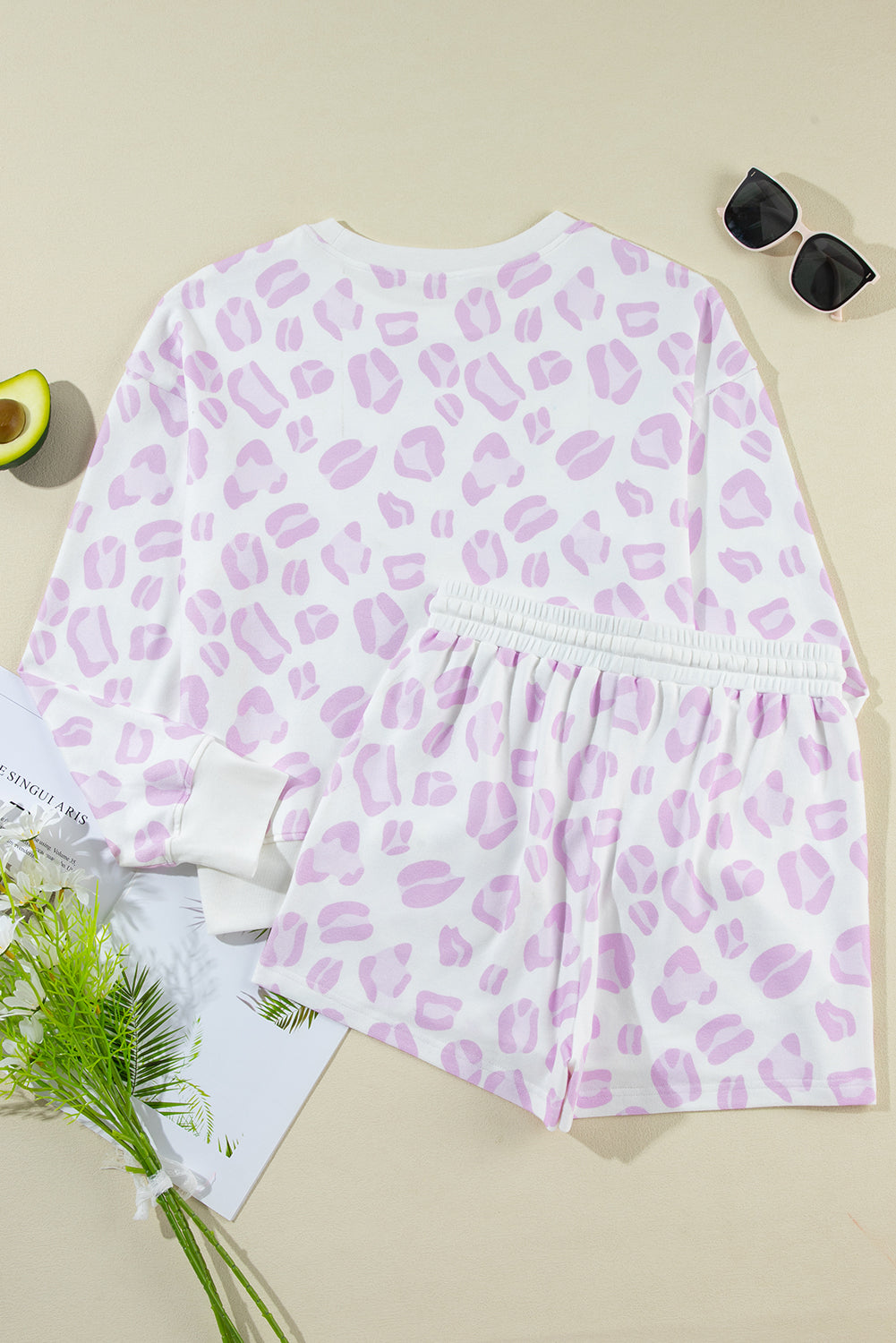 Ensemble de détente avec pull et short à imprimé animal léopard rose