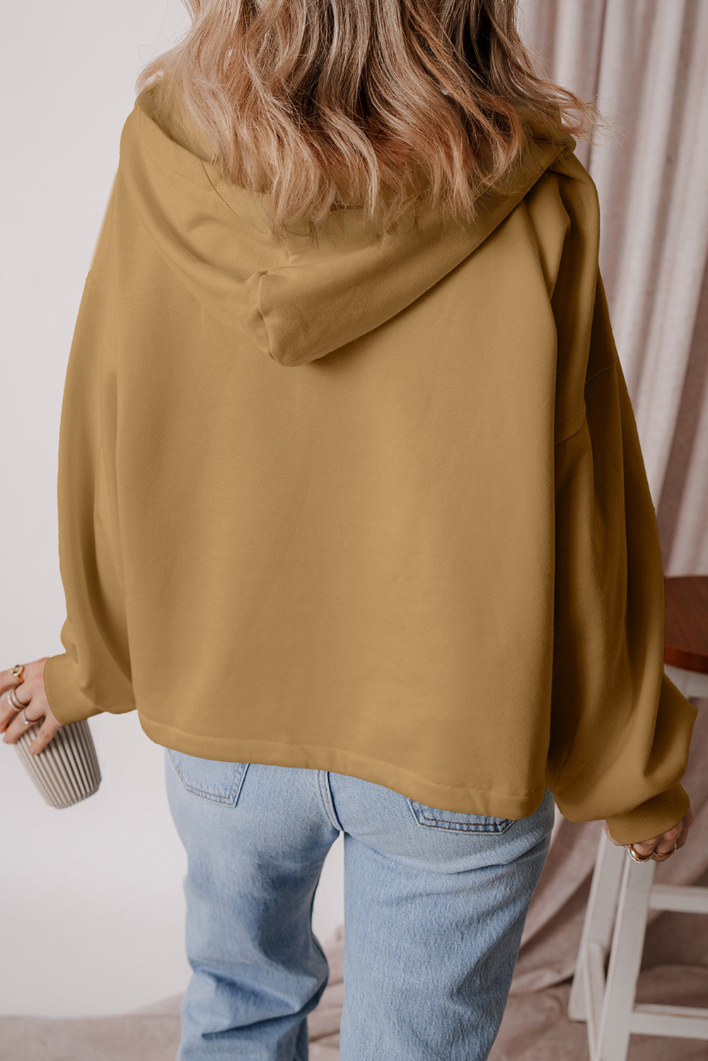 Sweat à capuche ample doublé en polaire marron avec poches kangourou à demi-fermeture éclair