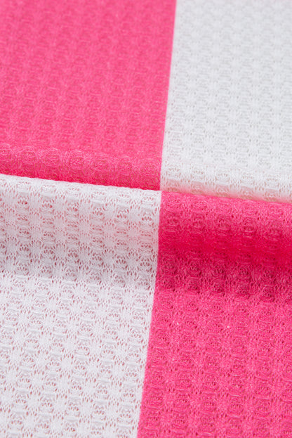 T-shirt blanc texturé à col rond et motif damier grande taille