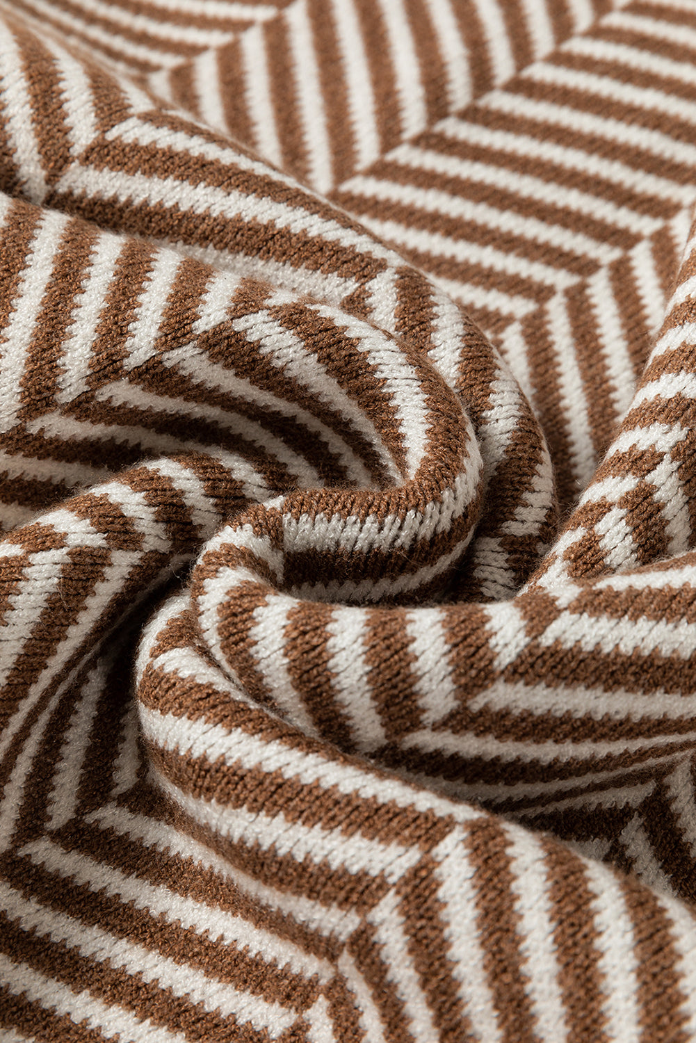 Pull ras du cou à épaules tombantes et bords contrastés couleur café