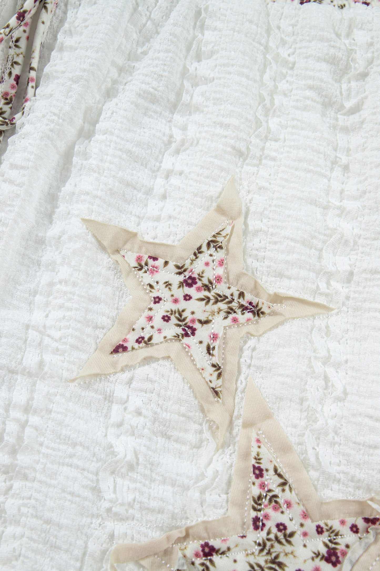 White Textured Lace Detail Floral Star Patch Drawstring Casual Shorts