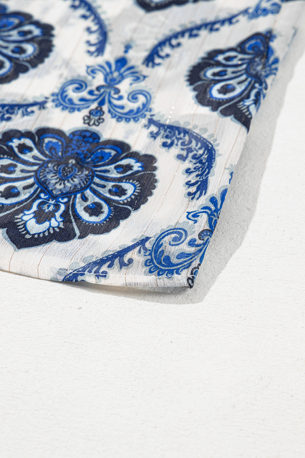 Chemise ample boutonnée à motif tribal bleu