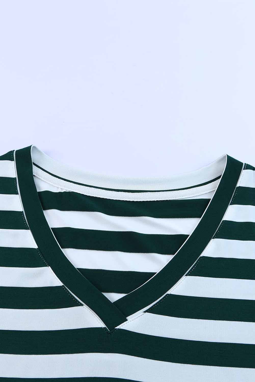 Vestido largo con cuello en V y estampado de rayas con aberturas laterales 