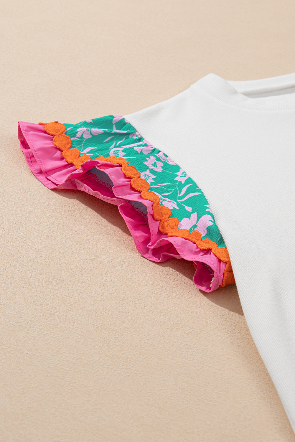 Haut à manches florales contrastées blanches Ricrac