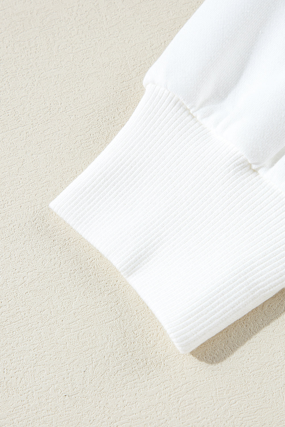 T-shirt à manches longues blanc à rayures colorées