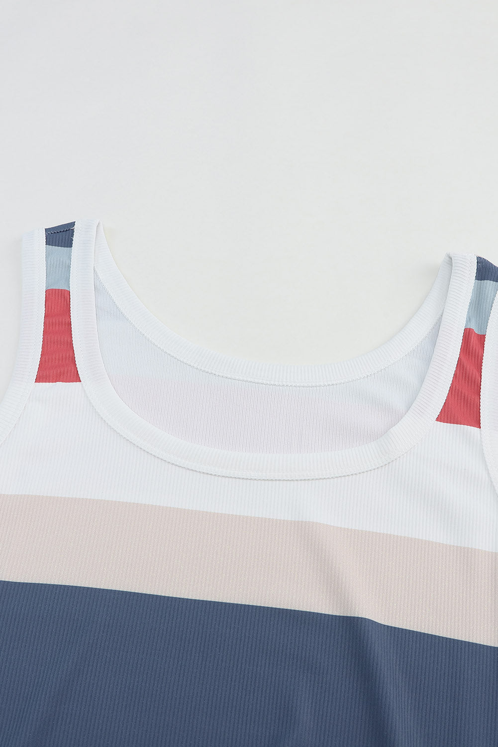 Débardeur à rayures multicolores et col cranté