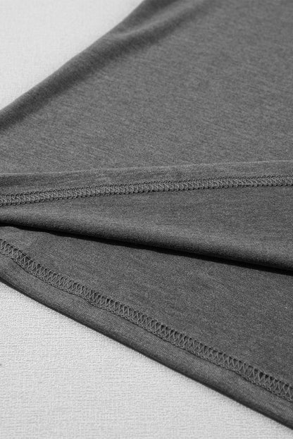 T-shirt gris carbone à manches pétales et col en V