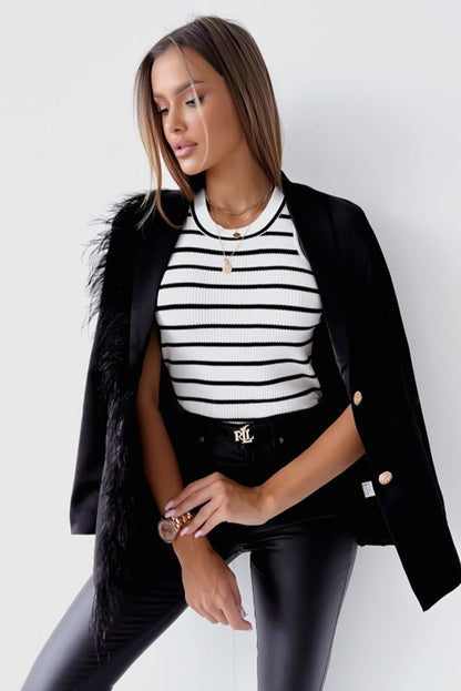 Top sin mangas con cuello redondo y estampado de rayas