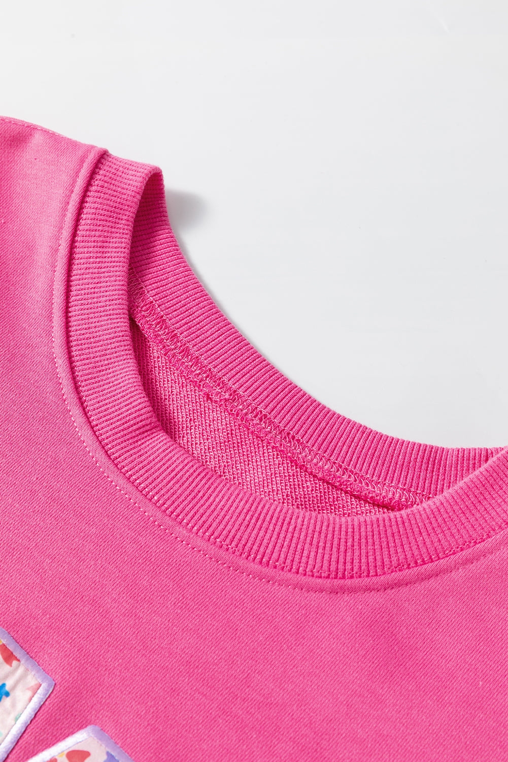 Sweat-shirt graphique brodé à motif floral rose rouge MAMA