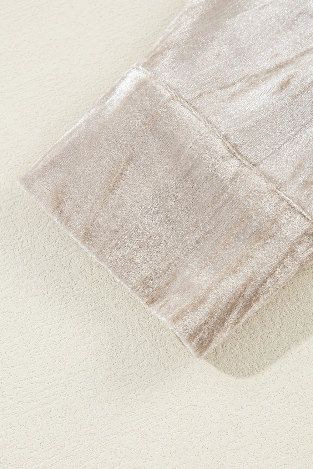 Chemise ample en velours boutonnée avec poches poitrine et coupe ample en polaire dorée