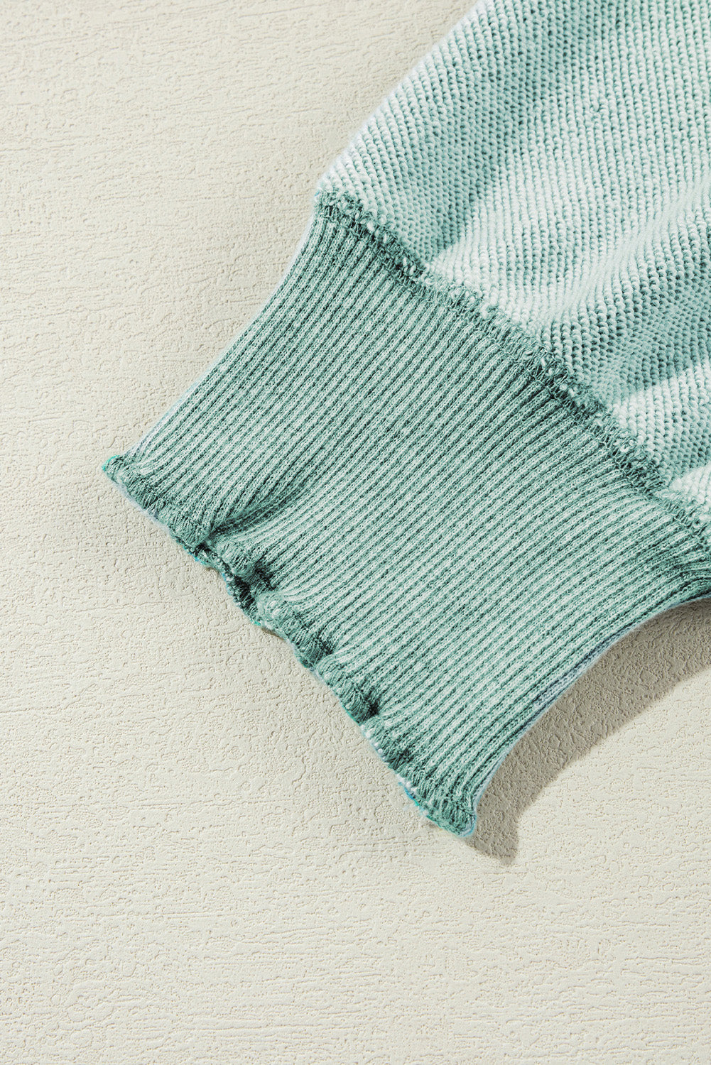 Sweat-shirt raglan bleu minéral en maille gaufrée à coutures apparentes