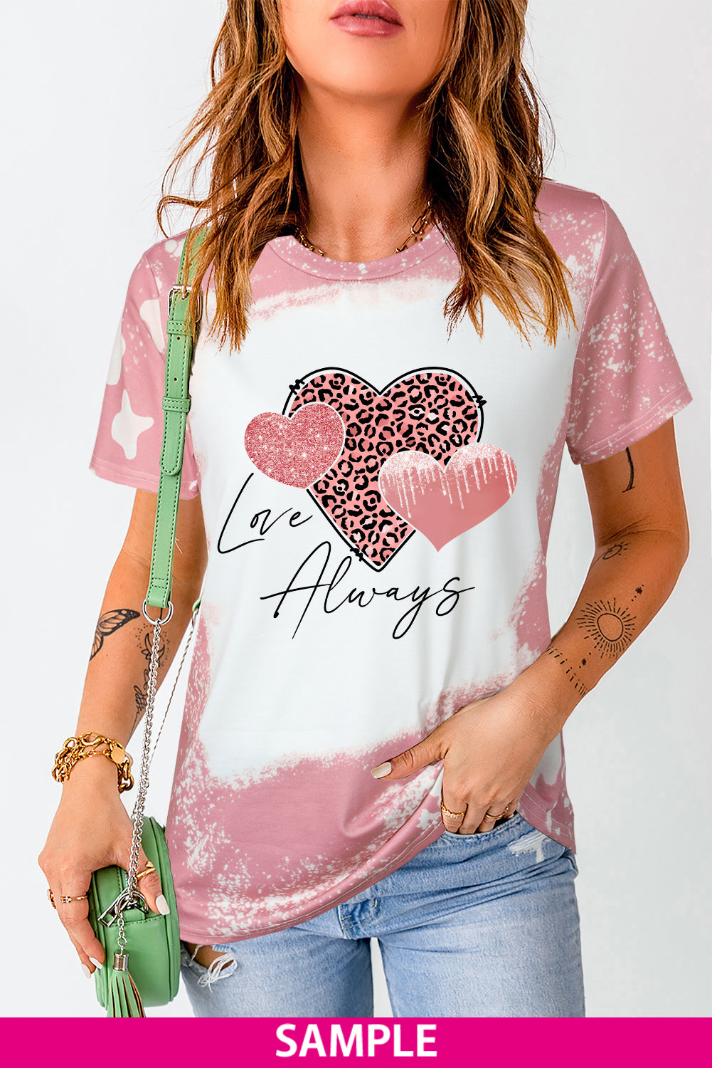 T-shirt graphique à imprimé léopard délavé « Love Always Heart »