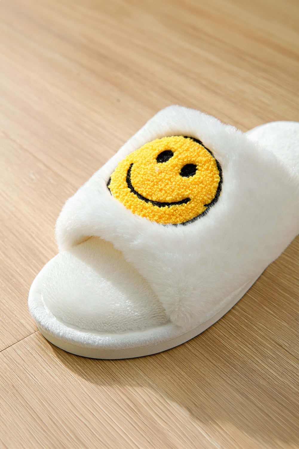 Chaussons en peluche à motif émoji sourire blanc