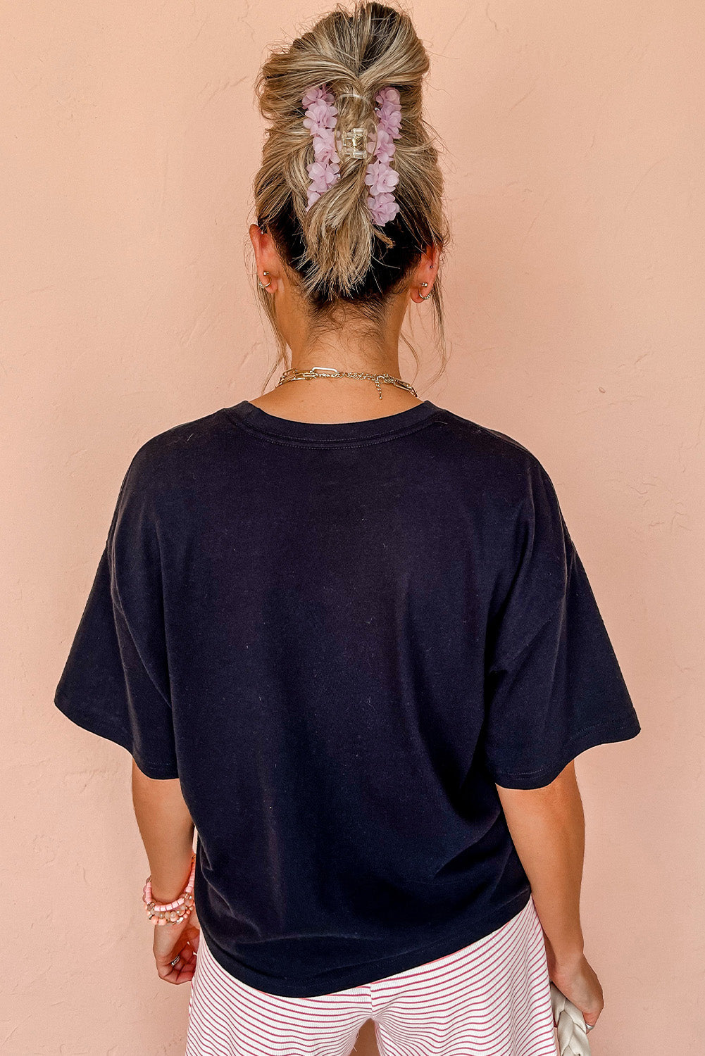 T-shirt ras du cou noir à imprimé floral