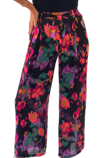 Blusa con mangas abullonadas y cuello en V con estampado de grafiti 