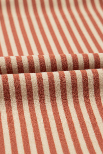 Sweat-shirt boutonné à rayures rouges texturées et épaules tombantes, grande taille