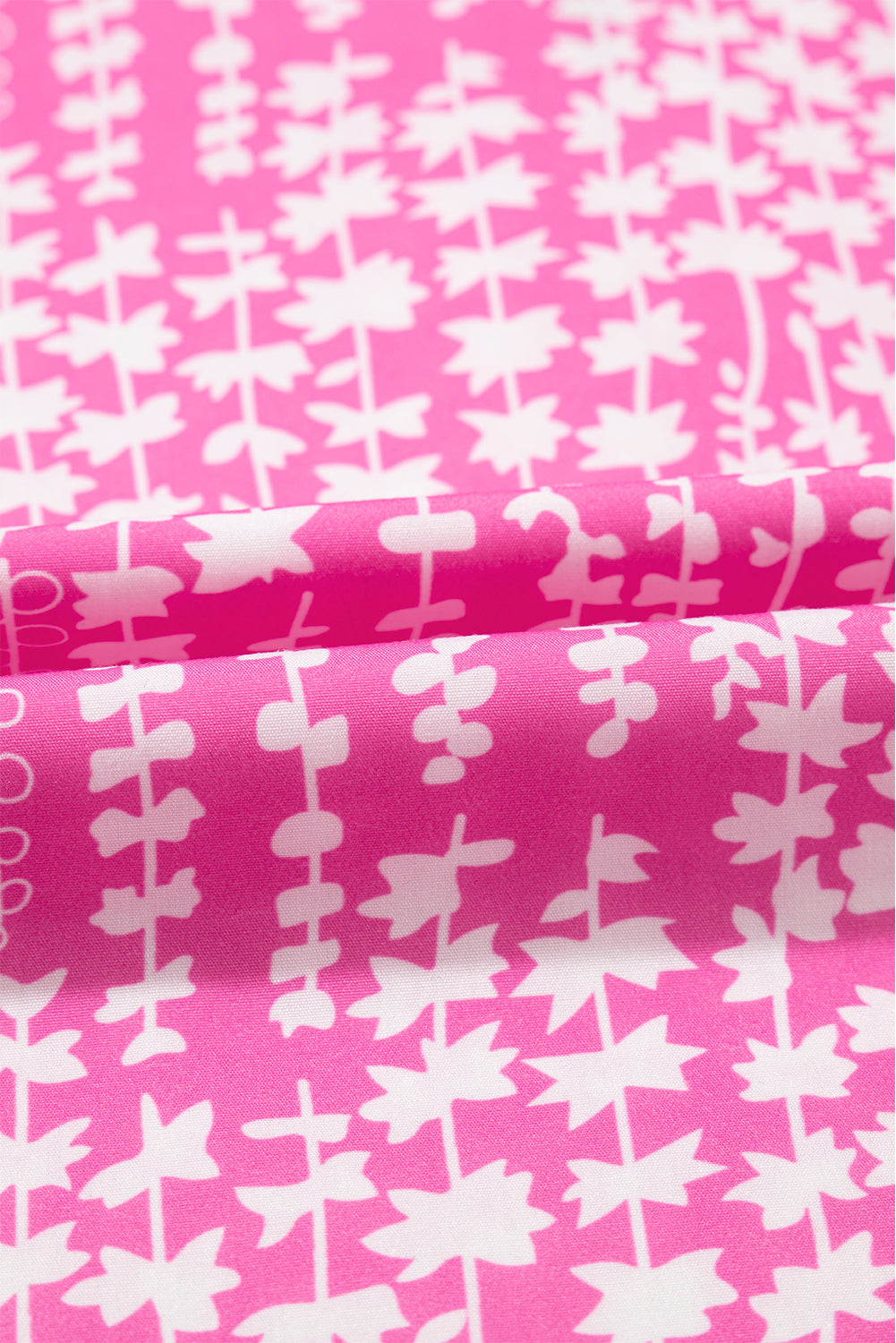 Chemisier rose à imprimé abstrait et bordure Ric Rac, manches flottantes, col en V cranté