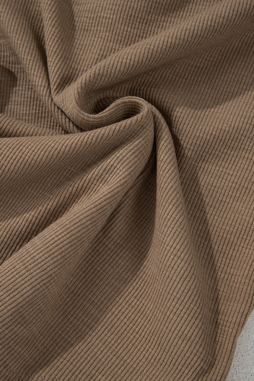 Haut côtelé à manches longues en broderie anglaise châtain