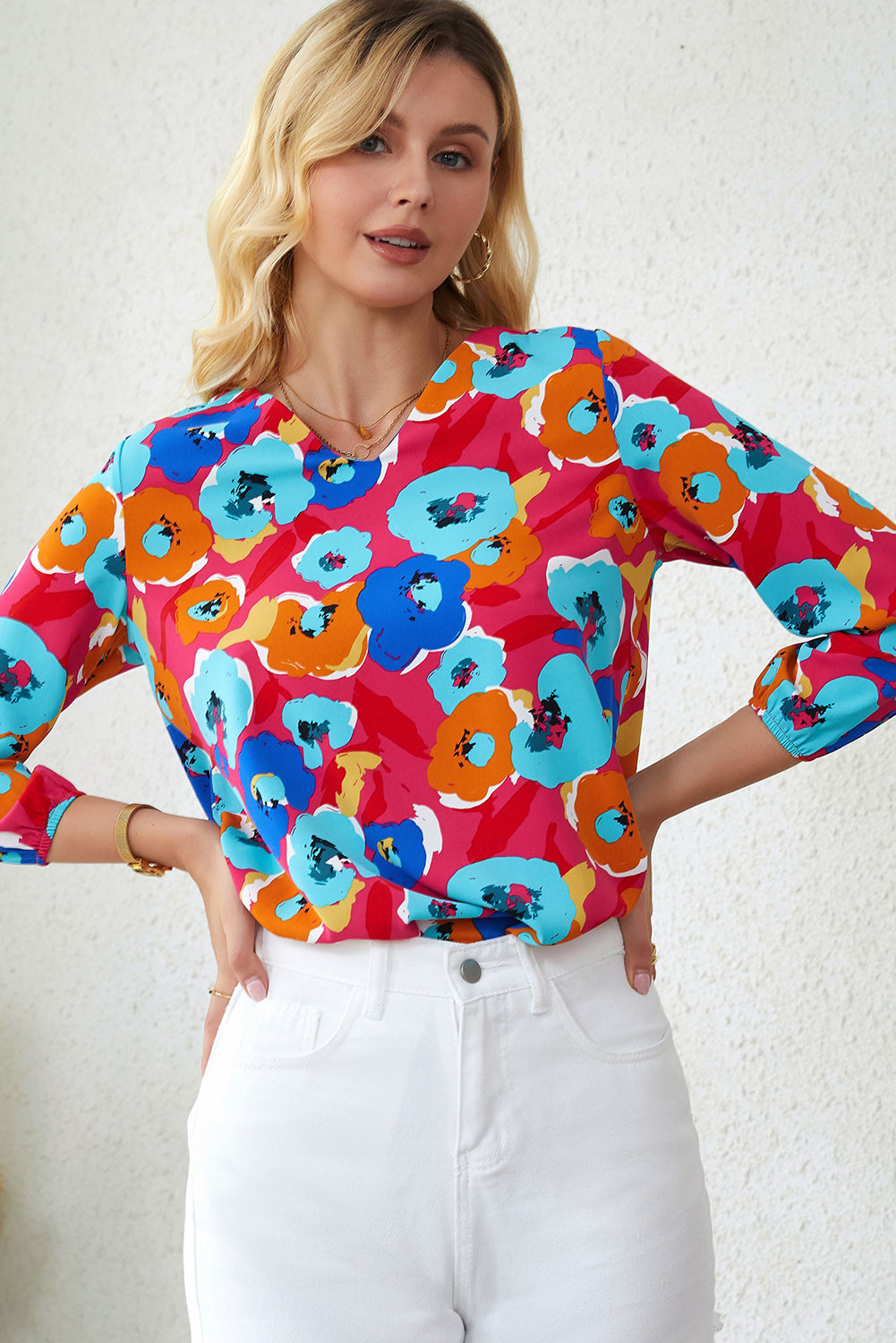 Blusa con cuello en V y manga 3/4 con estampado floral multicolor 