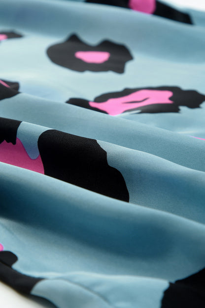 Blusa con estampado de leopardo de manga corta fruncida de color caqui