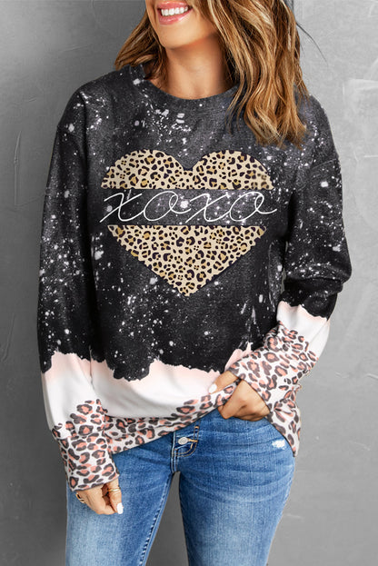 Sudadera blanqueada con estampado de leopardo navideño nevado