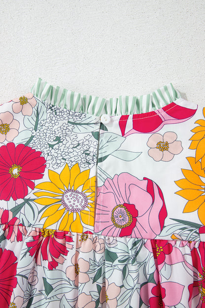 Chemisier à manches courtes à imprimé floral rose et bordure à volants contrastés