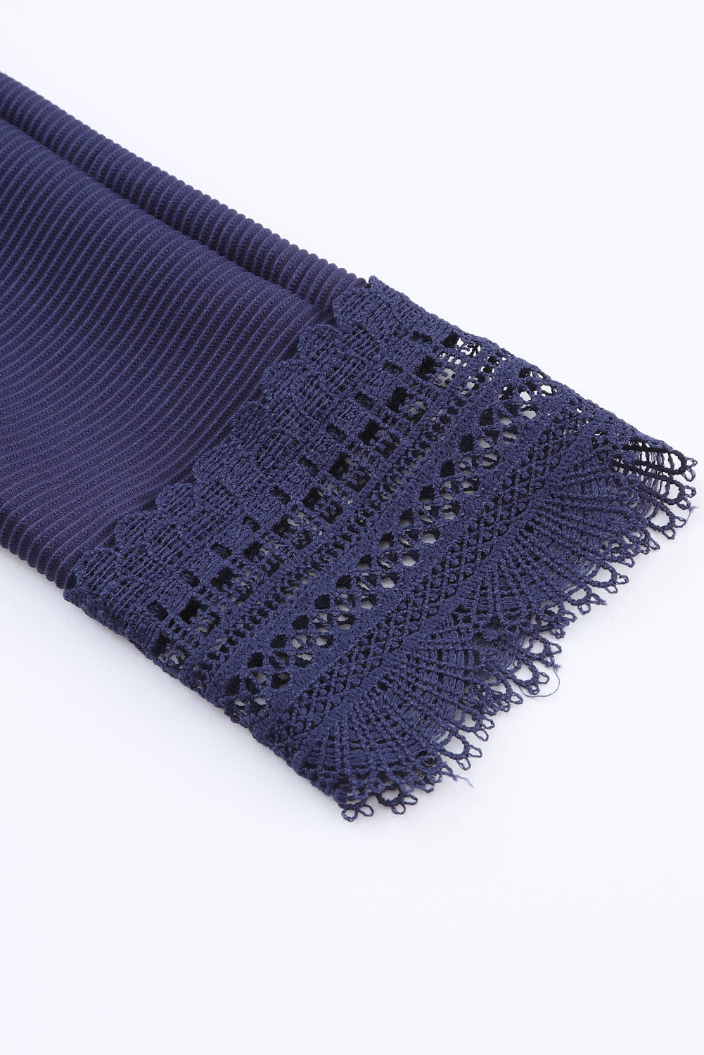 Top de manga larga con cuello en V y ribete de encaje con textura acanalada rosa 