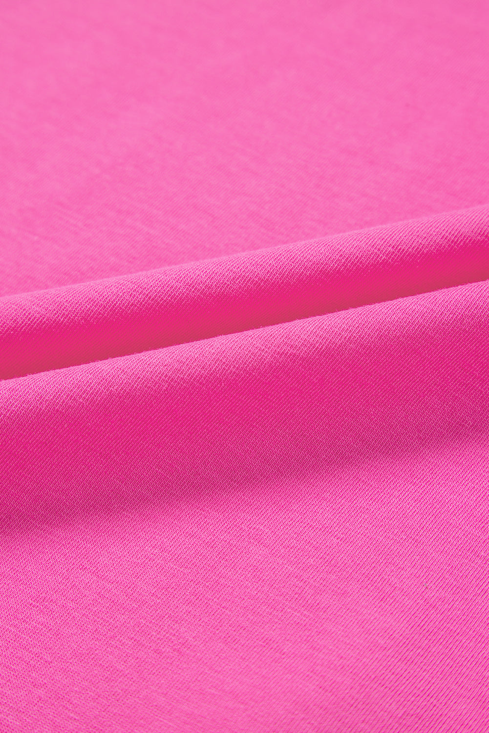 Haut rose à manches courtes et col fendu avec bordure contrastante, grande taille