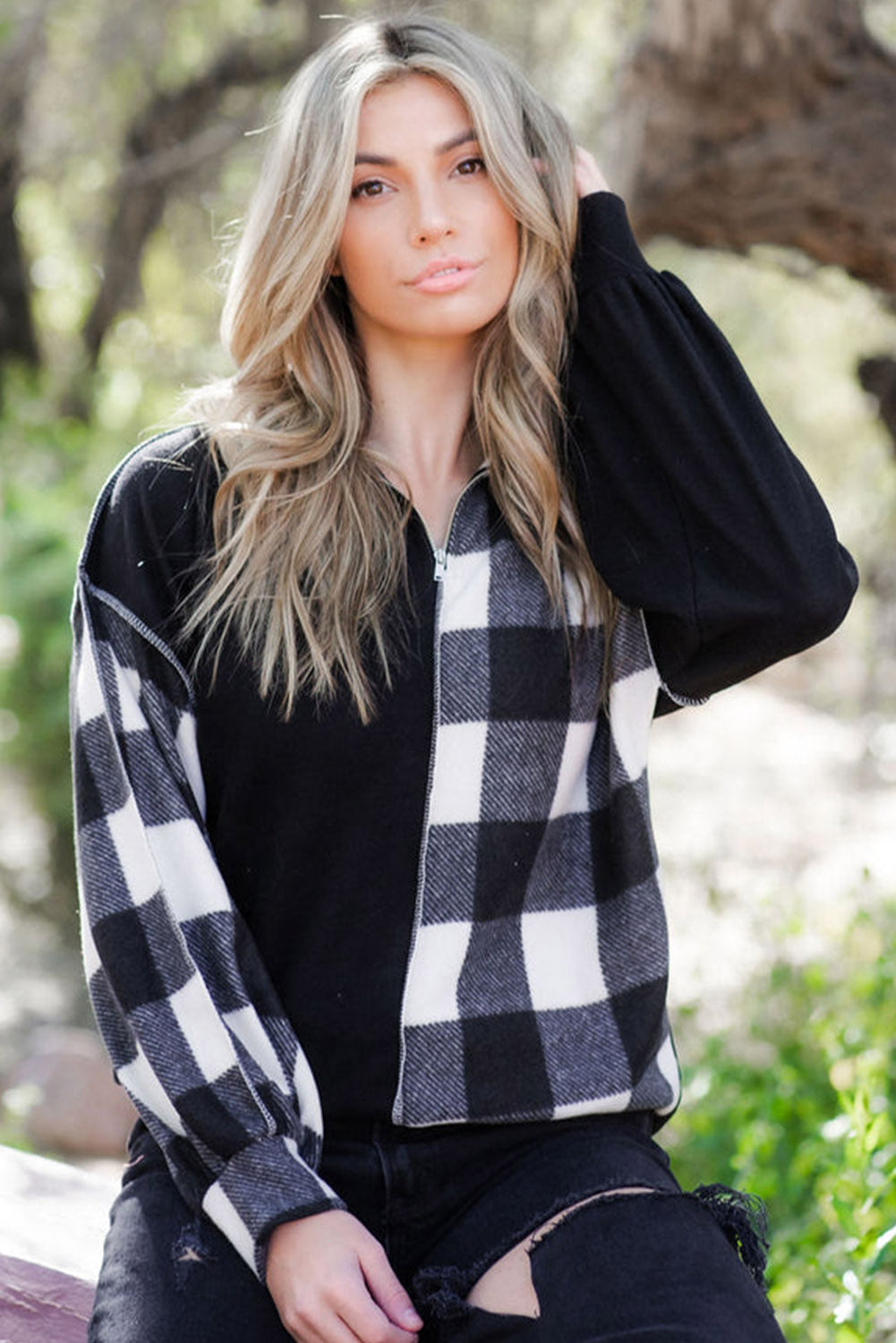 Haut à col et coutures apparentes en patchwork à carreaux noirs 